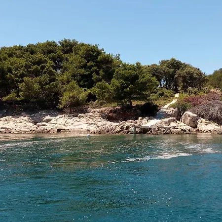 Horská chata Isolated, 30m To Sea, Viktoria S