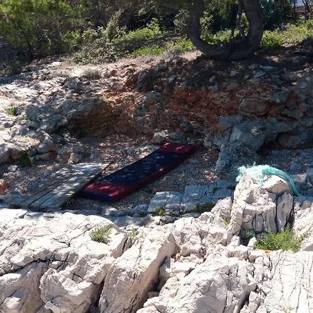 Horská chata Isolated, 30m To Sea, Viktoria S