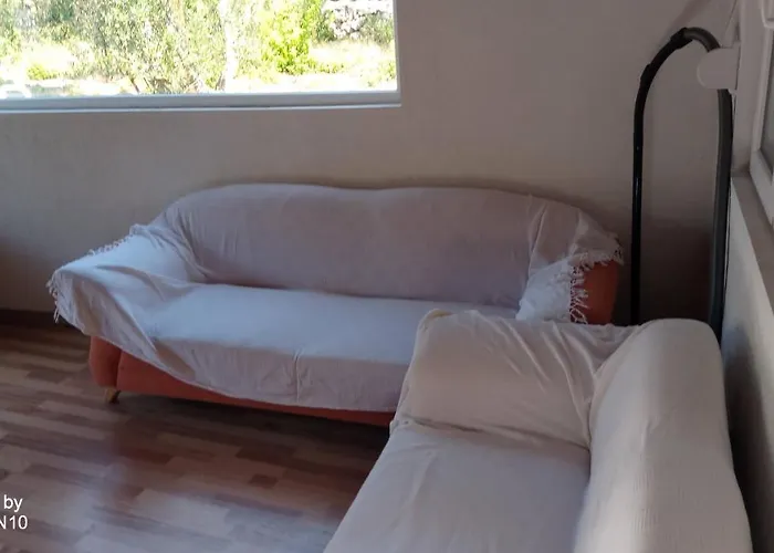 Isolated, 30m To Sea, Viktoria S * Kali