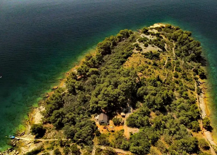 Isolated, 30m To Sea, Viktoria S Kali