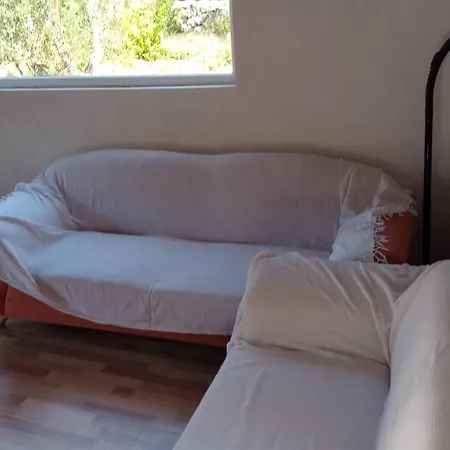 Isolated, 30m To Sea, Viktoria S * Kali