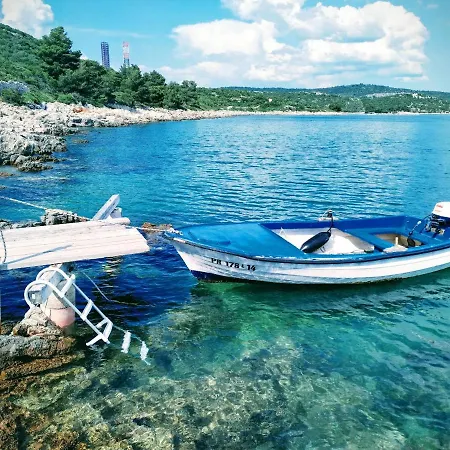 Isolated, 30m To Sea, Viktoria S Chalet Kali