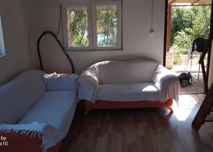 Isolated, 30m To Sea, Viktoria S Chalet *